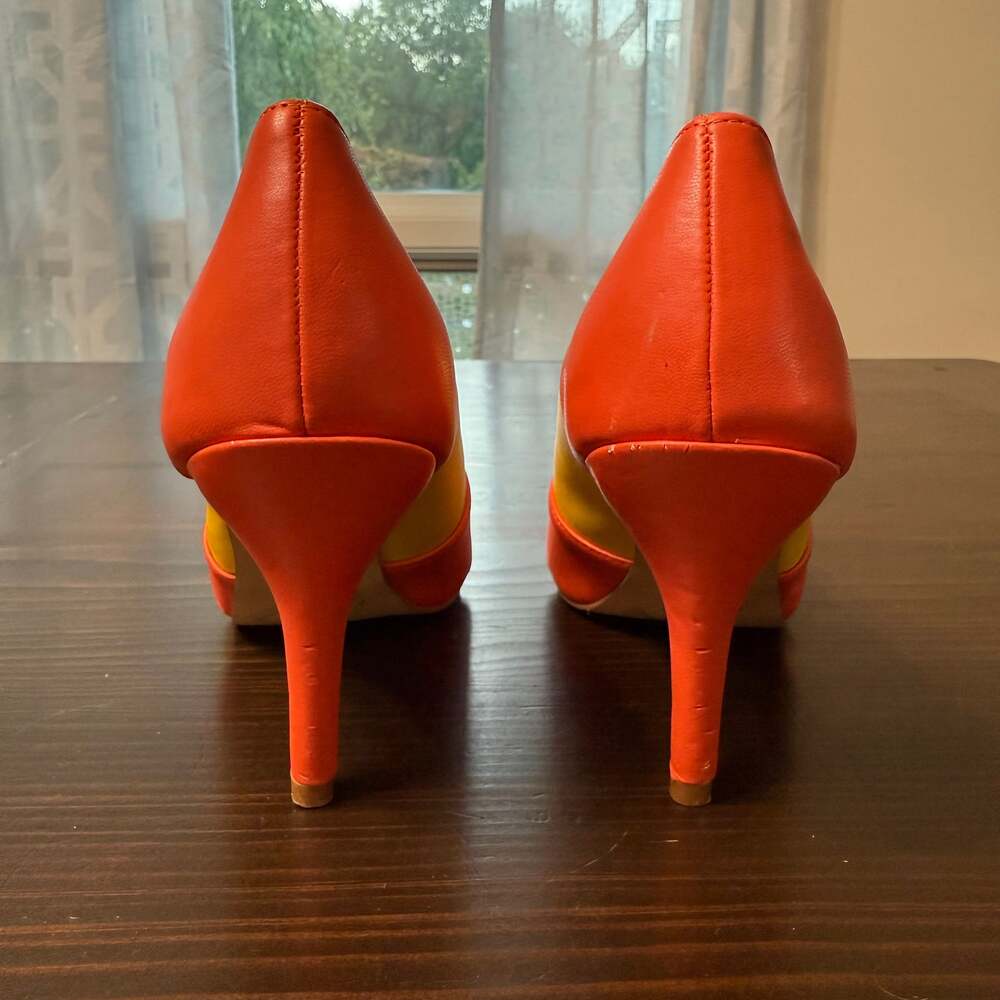 Adrienne‎ Vittadini Yellow & Orange Classic Elegant Heels - Picture 4 of 8
